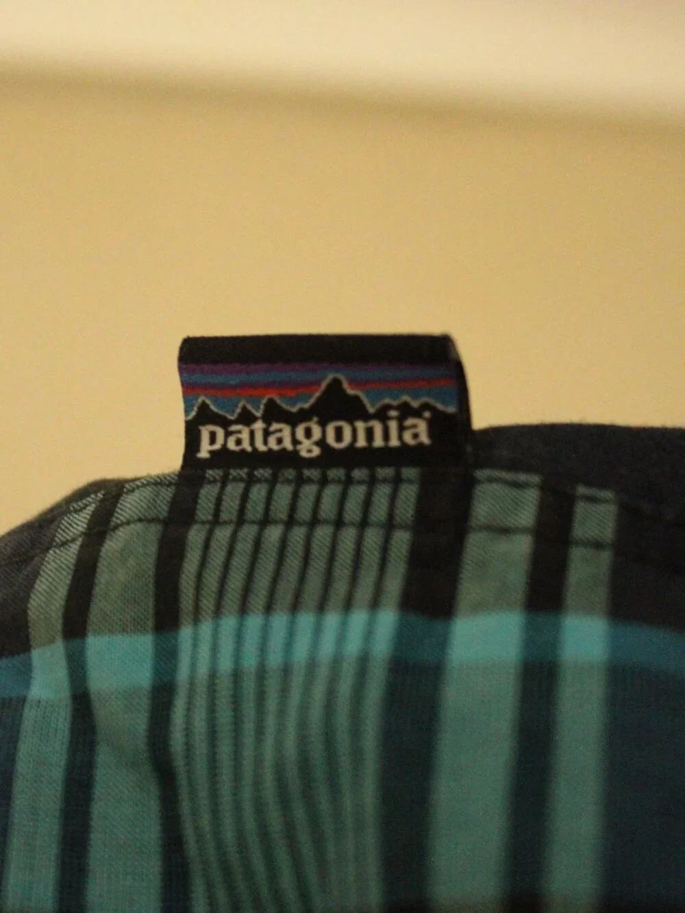 M's Go To Shirt - Patagonia Worn Wear Black Blue XL Short Sleeve Button Up
